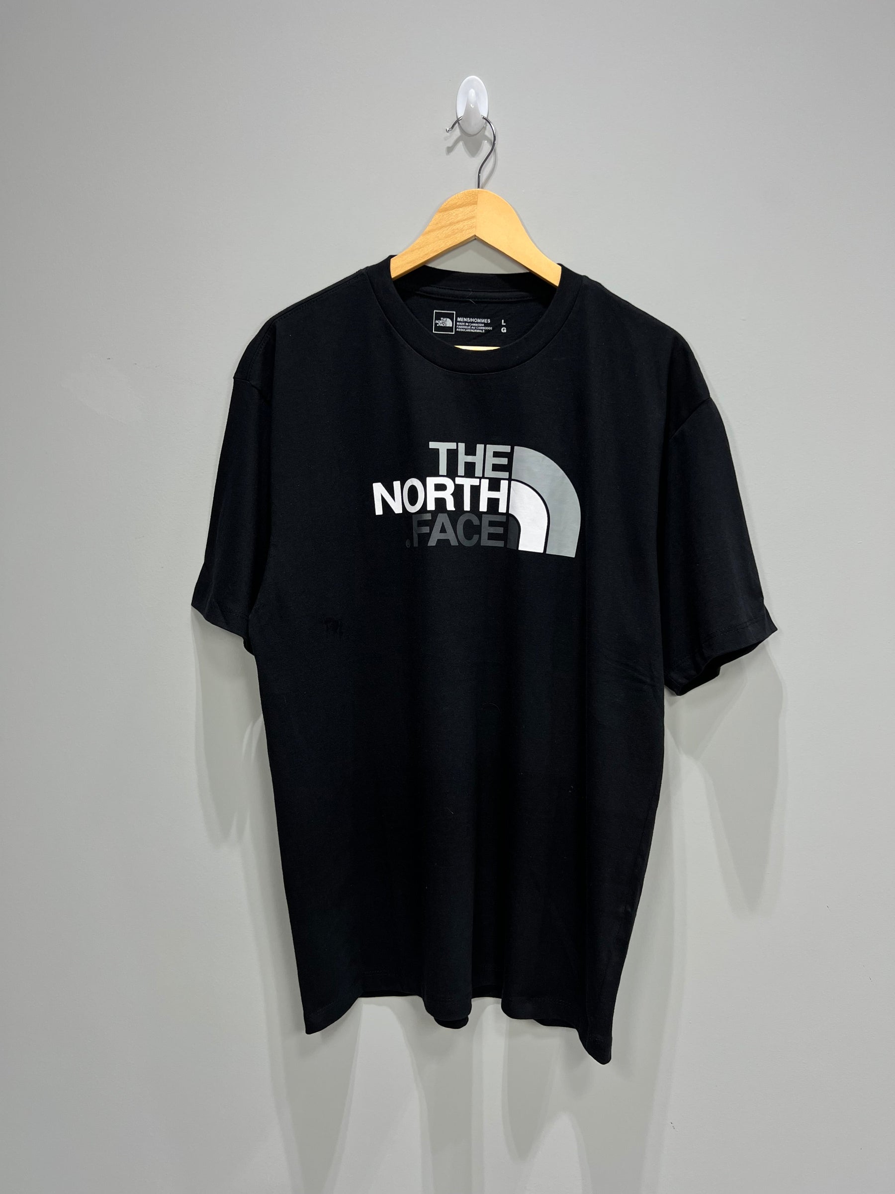 Camiseta The North Face - “Foundation  Graphic Tee”