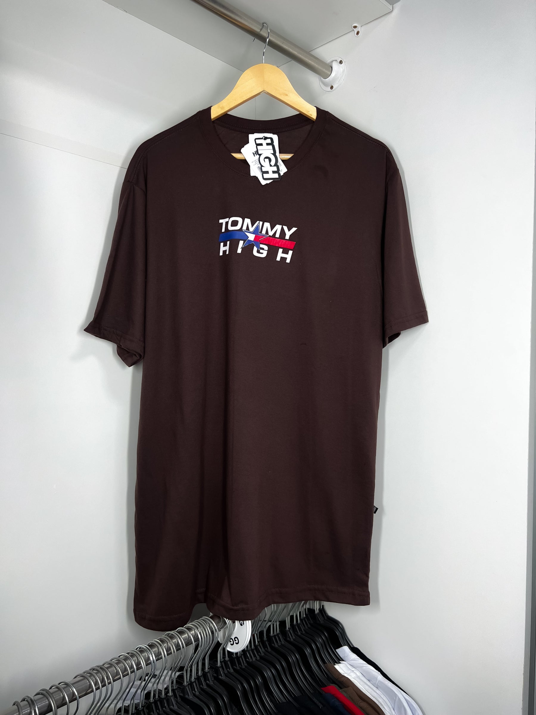 Camiseta High x Tommy