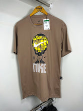 Camiseta Nike World