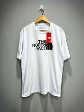 Camiseta The North Face - “Foundation  Graphic Tee”