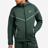 Conjunto Nike Tech Fleece Verde (Reflective)