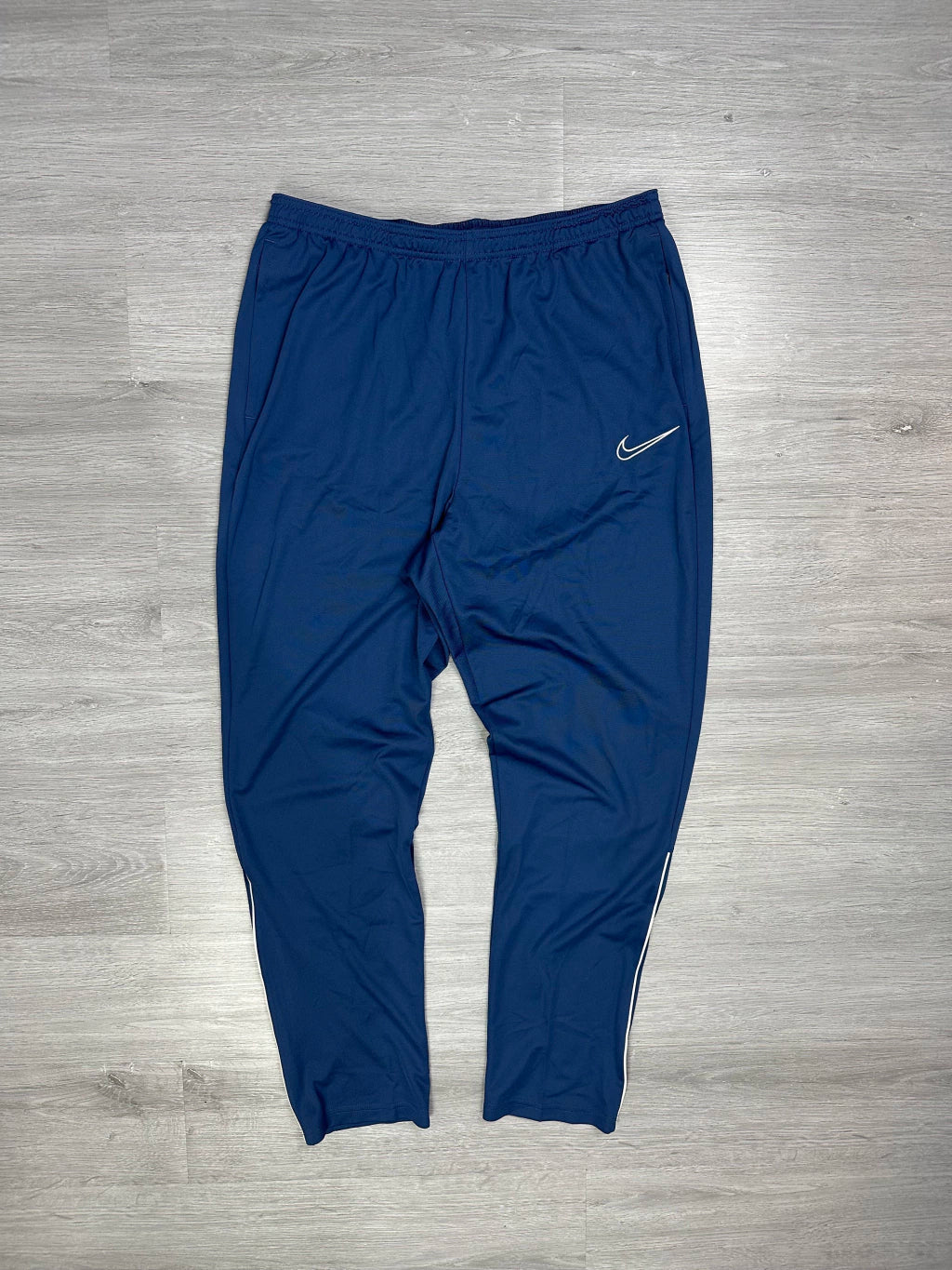 Conjunto NK Dri-Fit 2021 (Azul Marinho e Branco)